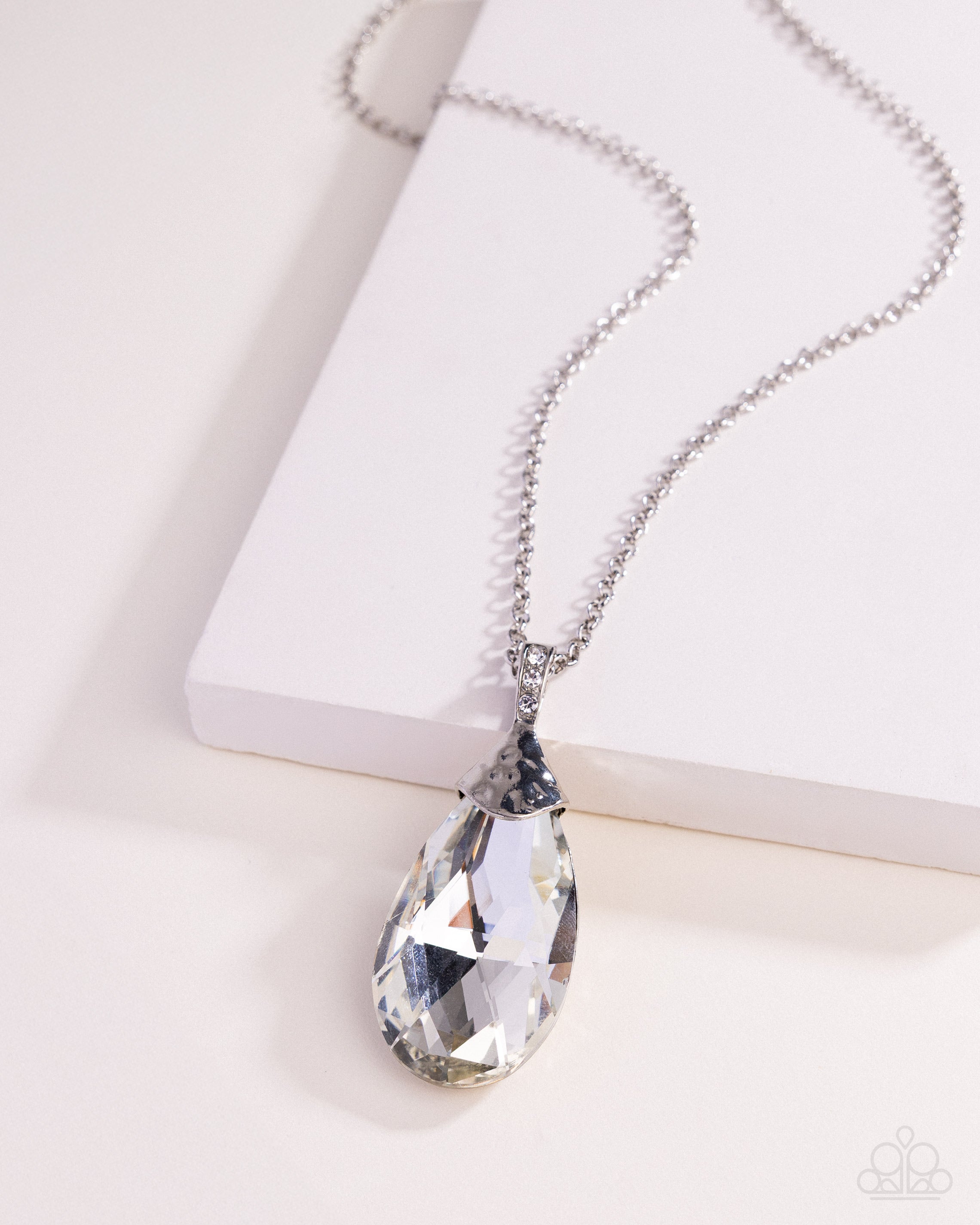 Spellbinding Sparkle - White