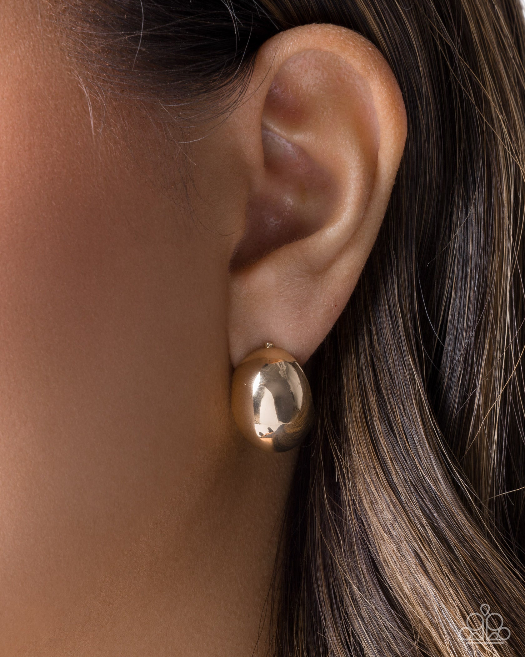 Sleek Silhouette - Gold